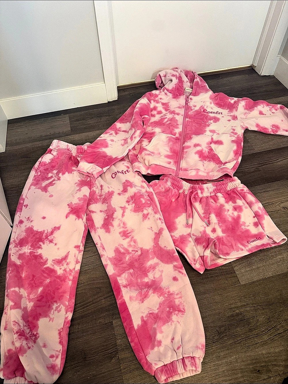 Comfrt tie-dye matching set in Pink & White Size Medium